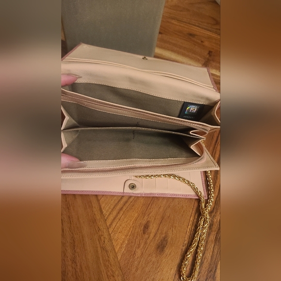 FENDI authentic pink leather wallet with unbranded gold chain - Picture 11 of 14